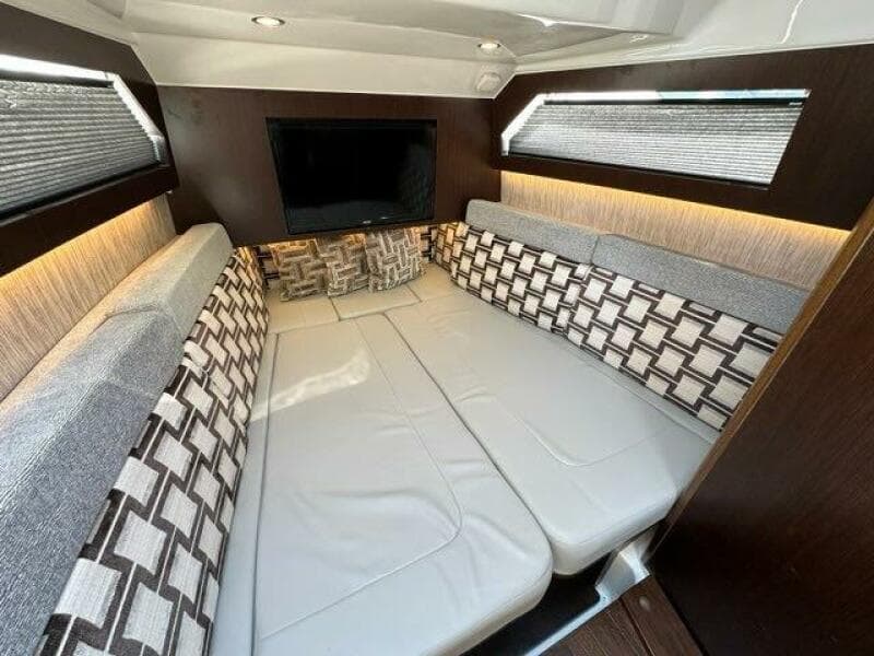 2021 Pursuit 428 Sport