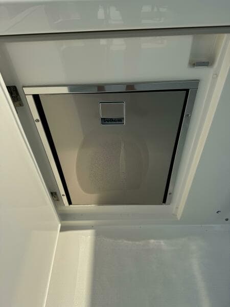 2023 Absolute 52 Navetta