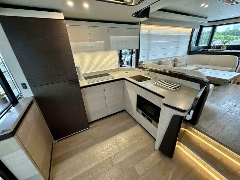 2023 Absolute 52 Navetta