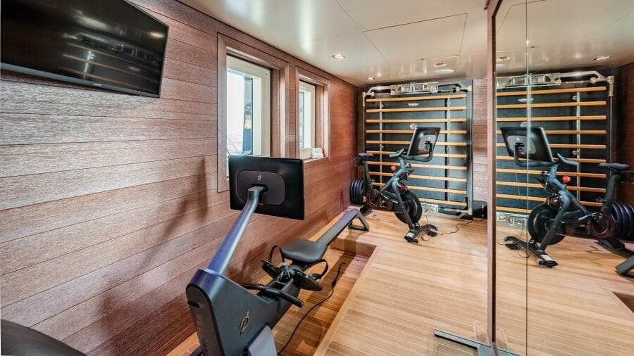 Loon 221' Lower Deck Beach Club Gym