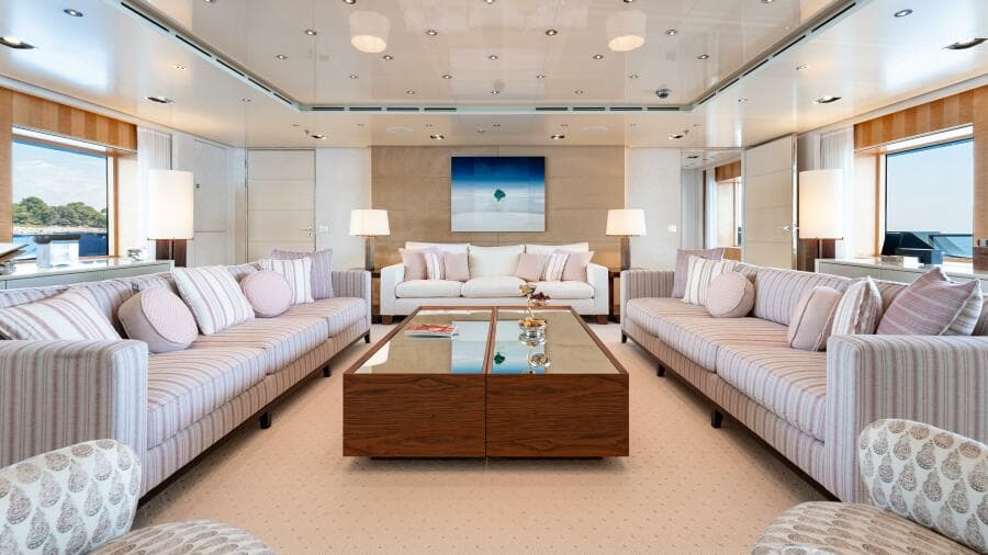 Loon 221' Main Deck Salon