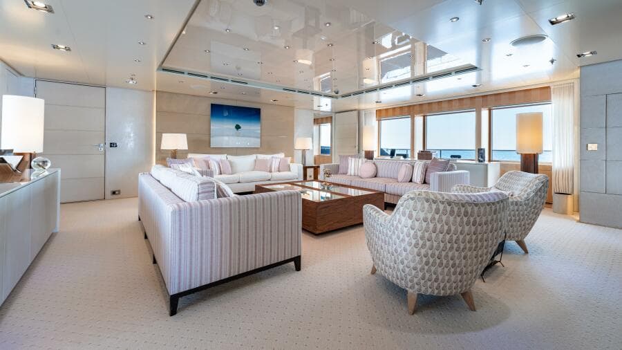 Loon 221' Main Deck Salon