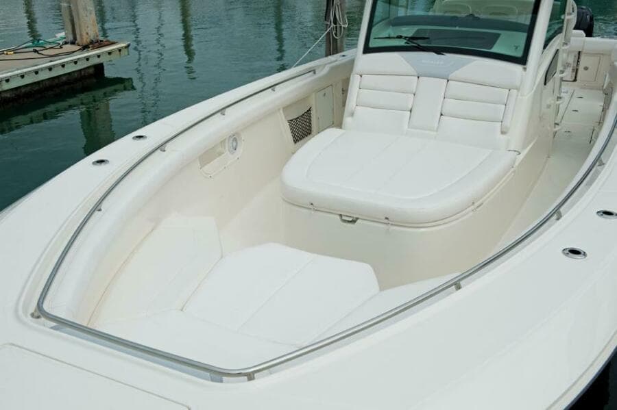 2014 Boston Whaler 370 Outrage