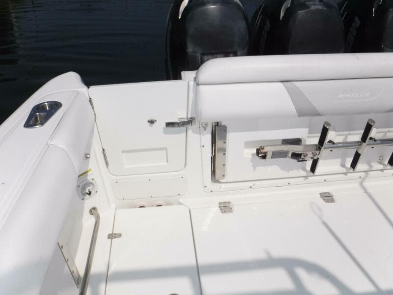 2014 Boston Whaler 370 Outrage