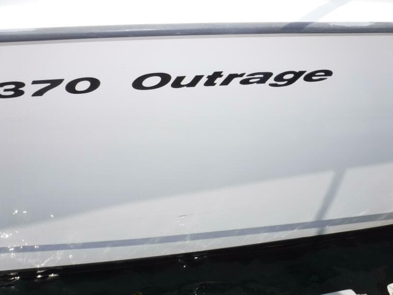2014 Boston Whaler 370 Outrage