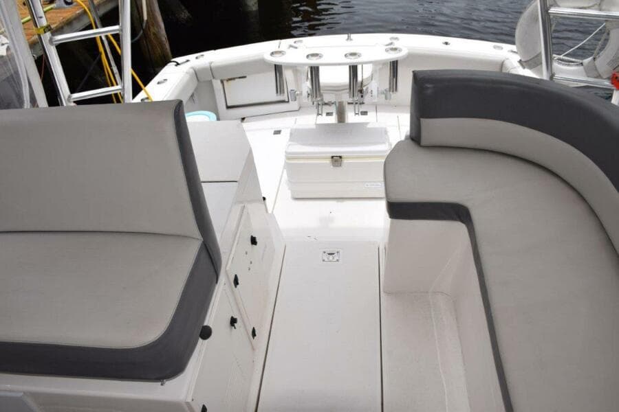 Bridge deck L Shape Lounge, View To Cockpit