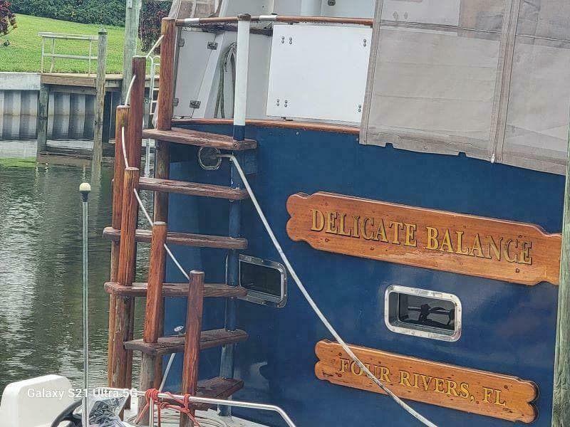 1987 Marine Trader Wide Body