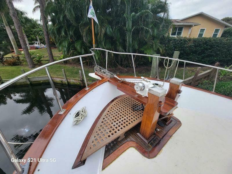 1987 Marine Trader Wide Body