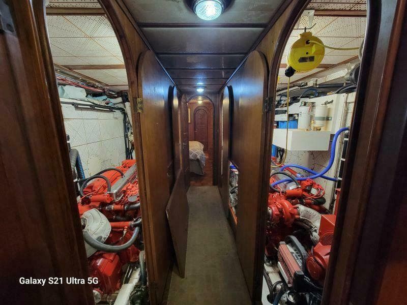 1987 Marine Trader Wide Body