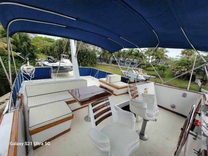 1987 Marine Trader Wide Body