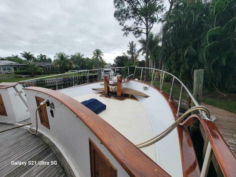 1987 Marine Trader Wide Body