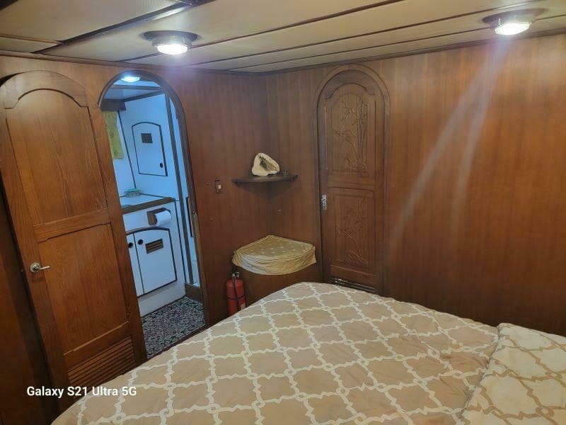 1987 Marine Trader Wide Body