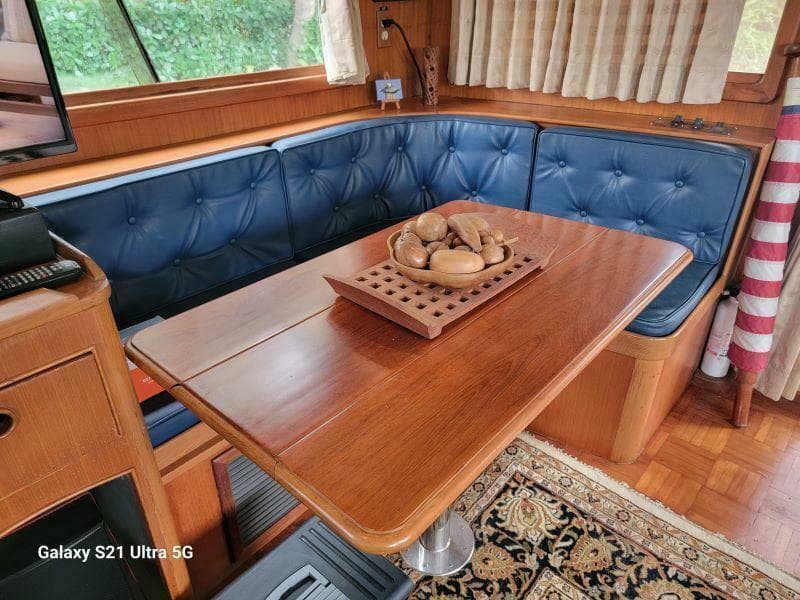 1987 Marine Trader Wide Body