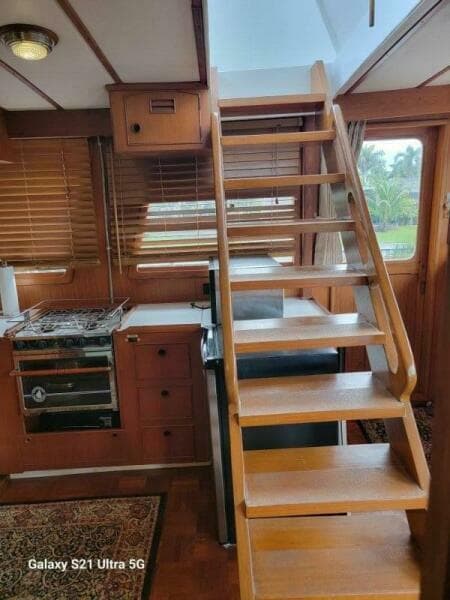 1987 Marine Trader Wide Body