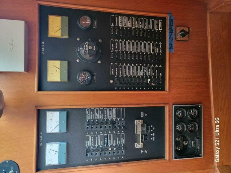 1987 Marine Trader Wide Body