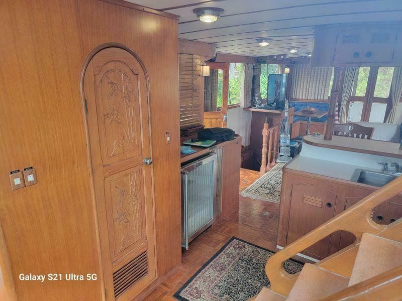 1987 Marine Trader Wide Body