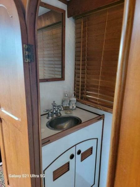 1987 Marine Trader Wide Body