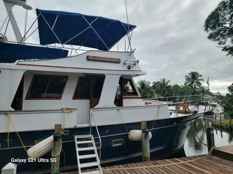 1987 Marine Trader Wide Body