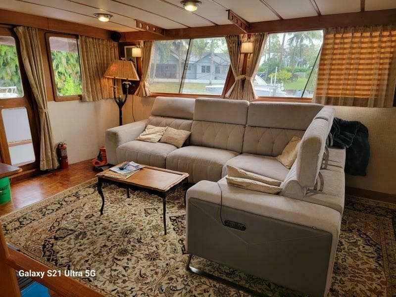 1987 Marine Trader Wide Body