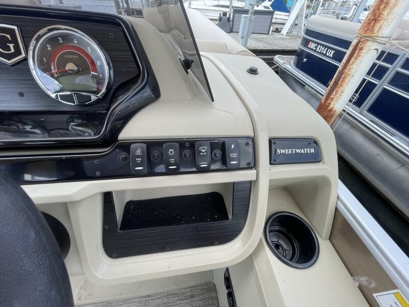 2024 Godfrey Sweetwater 2286 Split Bench