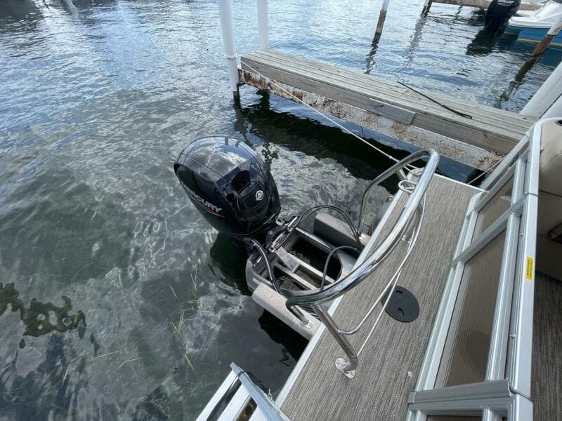 2024 Godfrey Sweetwater 2286 Split Bench