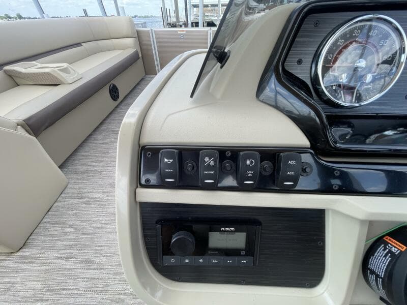 2024 Godfrey Sweetwater 2286 Split Bench