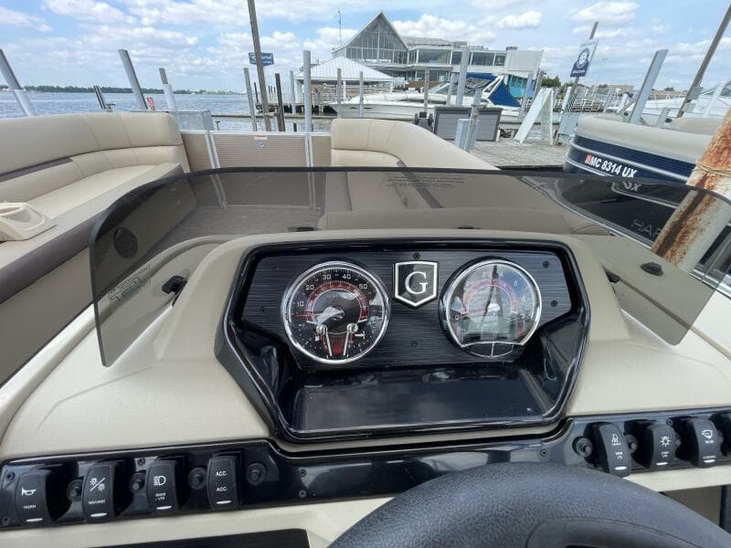 2024 Godfrey Sweetwater 2286 Split Bench