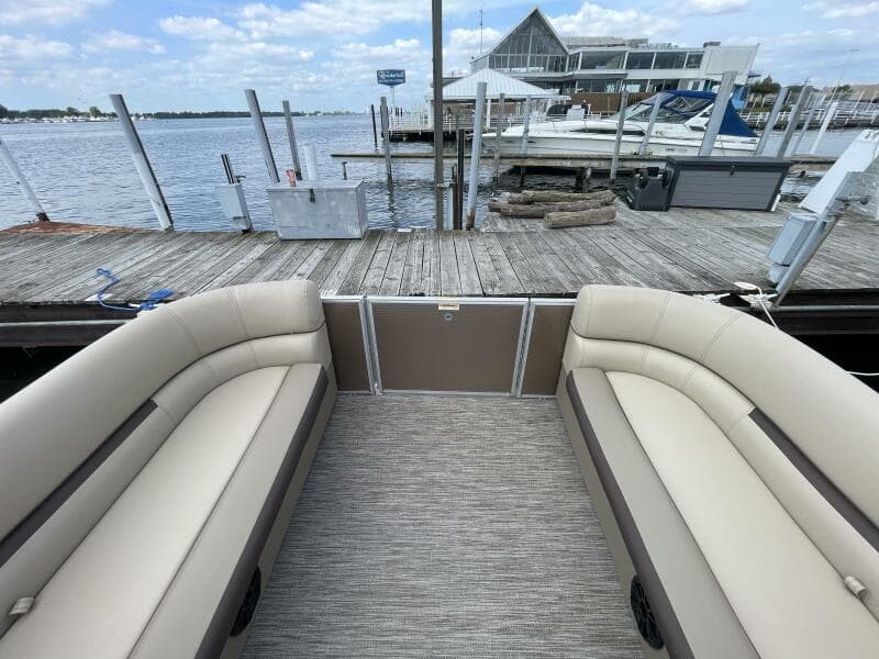 2024 Godfrey Sweetwater 2286 Split Bench