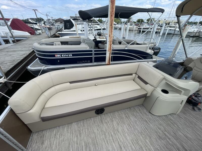 2024 Godfrey Sweetwater 2286 Split Bench