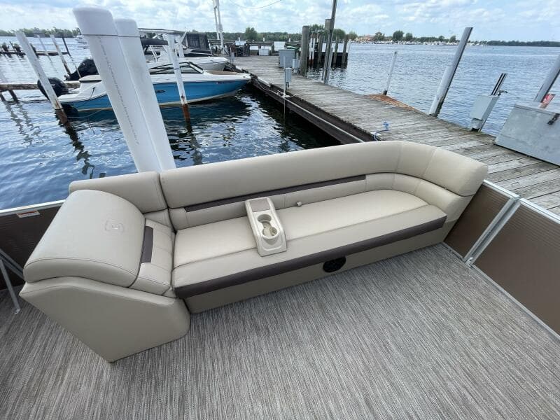 2024 Godfrey Sweetwater 2286 Split Bench