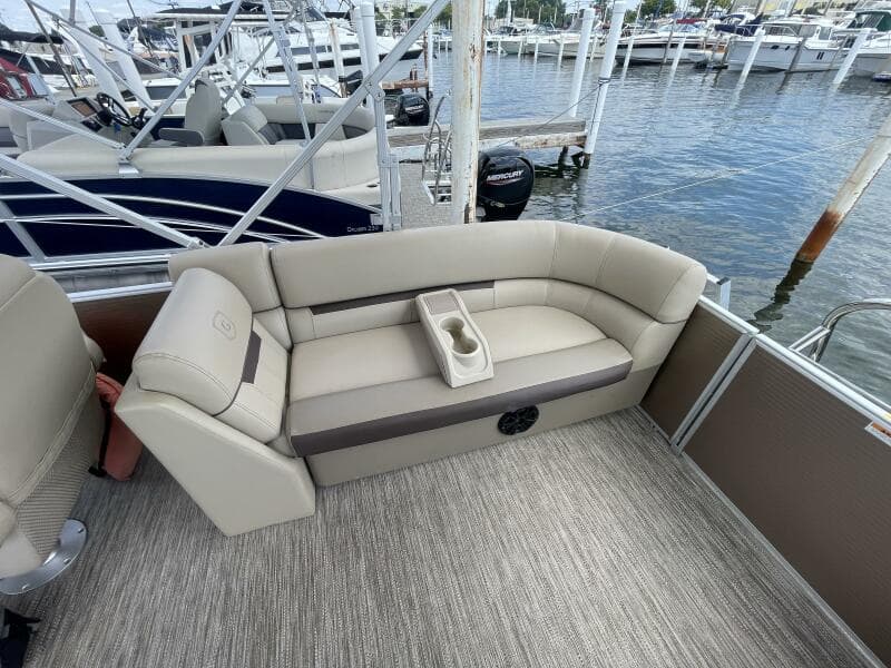 2024 Godfrey Sweetwater 2286 Split Bench