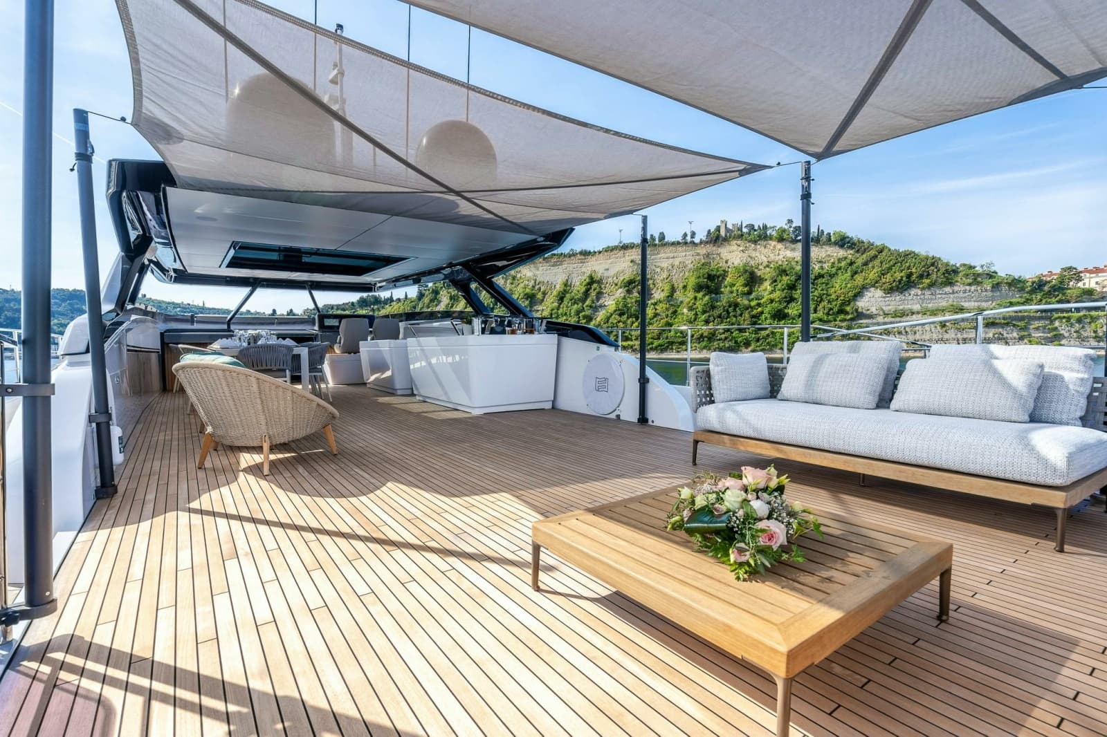 2023 Ferretti Yachts Ferretti 1000 - Photo 6