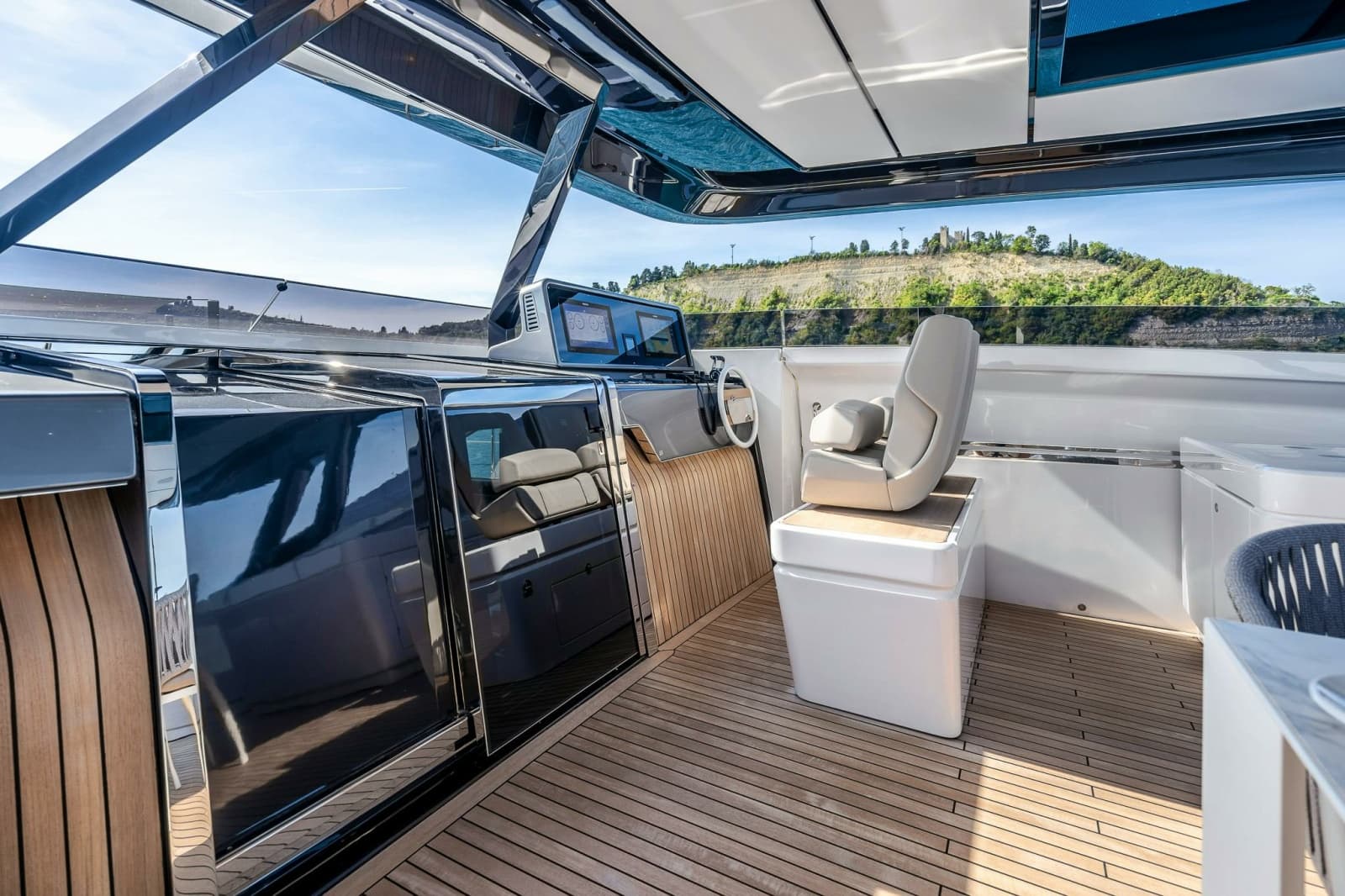 2023 Ferretti Yachts Ferretti 1000 - Photo 9