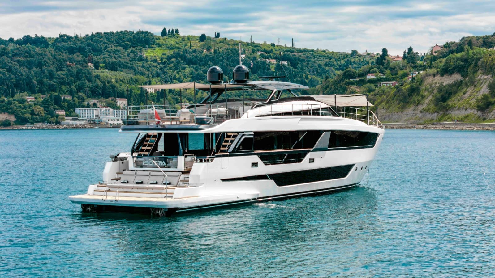 2023 Ferretti Yachts Ferretti 1000 - Photo 2