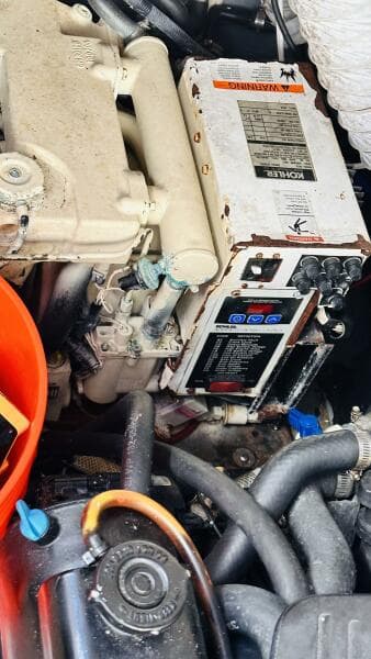 2007 Rinker 350 Express Cruiser