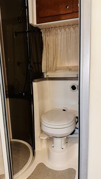 2007 Rinker 350 Express Cruiser