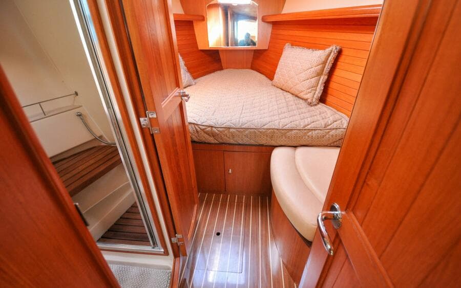 Hunter 45CC   Coralee   Offered For Sale697