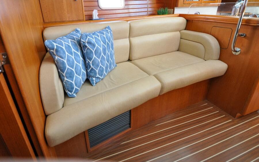 Hunter 45CC   Coralee   Offered For Sale687