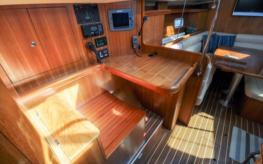 Hunter 45CC   Coralee   Offered For Sale665