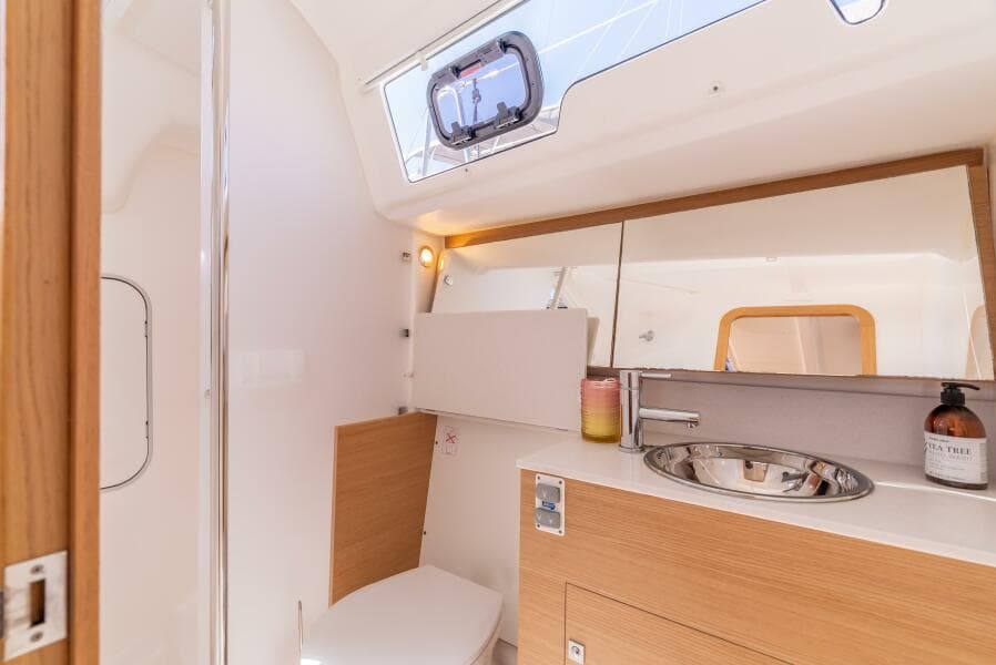 2018 Dufour GL 382 - Photo 15