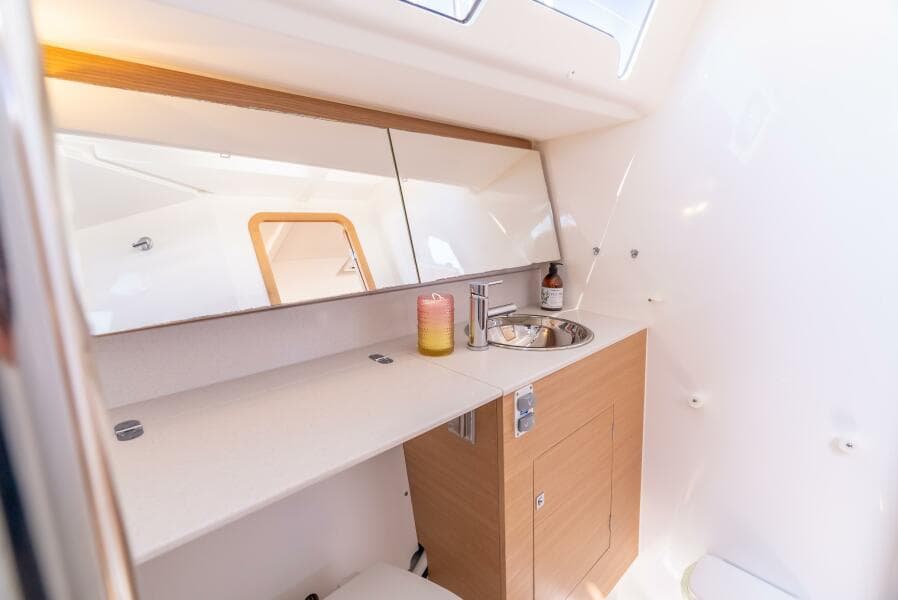 2018 Dufour GL 382 - Photo 28
