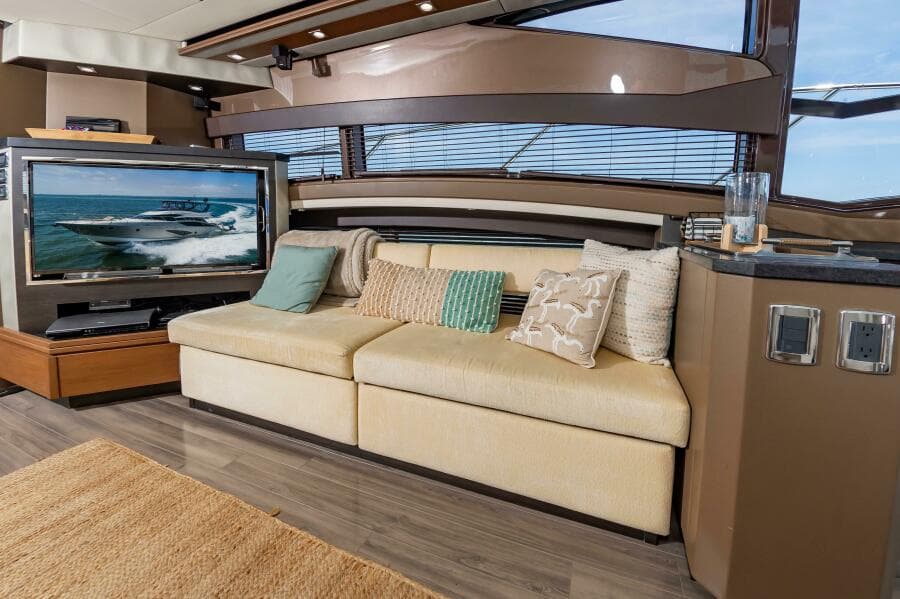 2013 Marquis 63 Sport Yacht