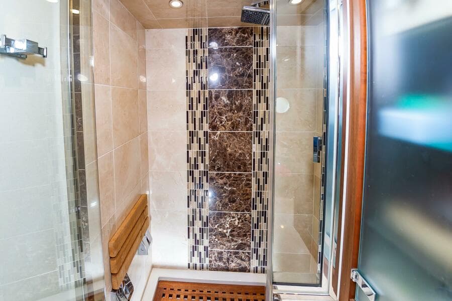 2013 Marquis 63 Sport Yacht