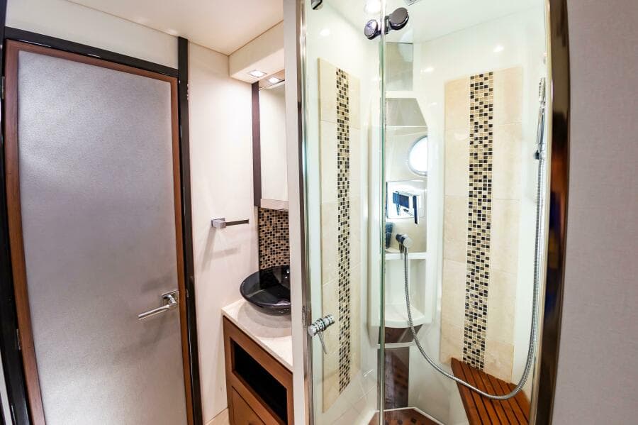 2013 Marquis 63 Sport Yacht