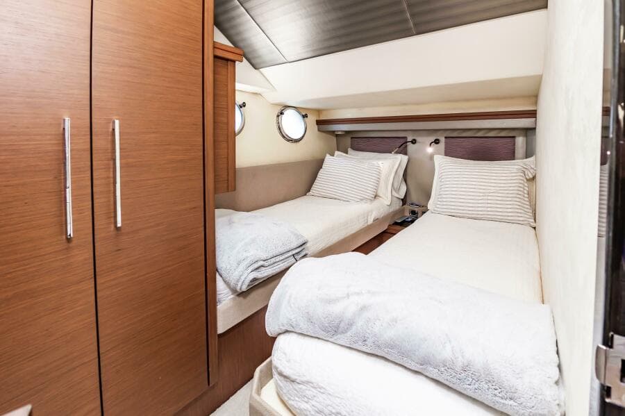 2013 Marquis 63 Sport Yacht