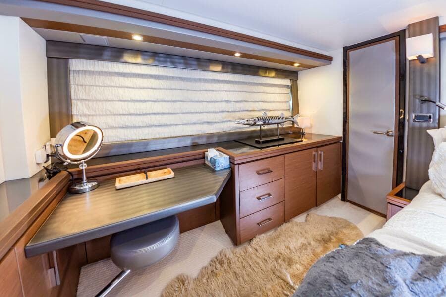 2013 Marquis 63 Sport Yacht