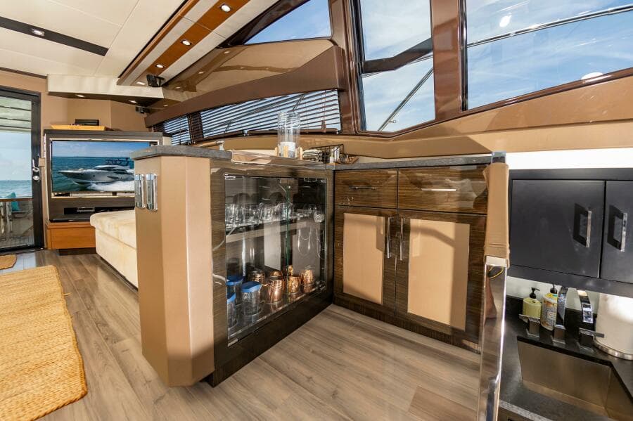 2013 Marquis 63 Sport Yacht