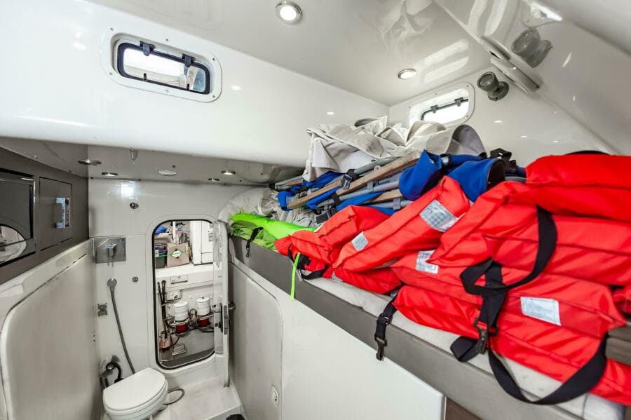 2013 Marquis 63 Sport Yacht