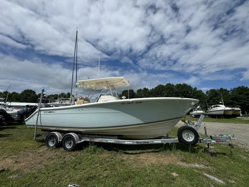 2013 Cobia 296 CC