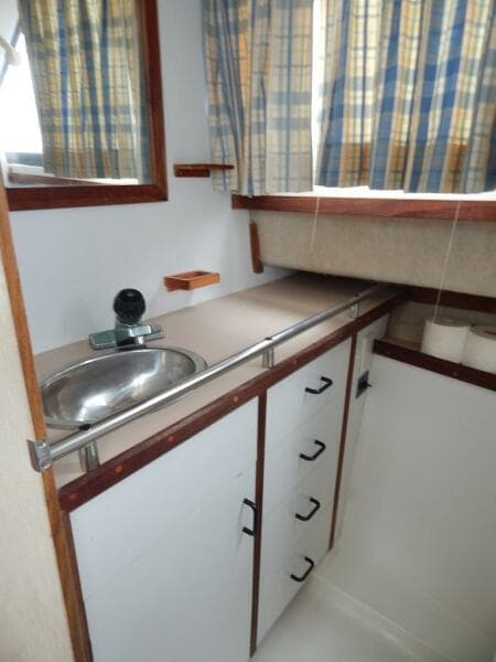 1983 Carver Mariner 2897